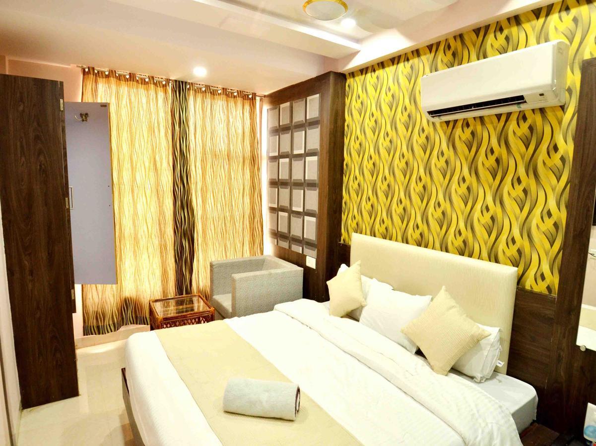 Oyo 2403 Hotel Aamantran Avenue ウッジャイン エクステリア 写真