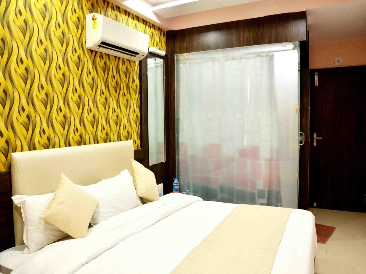 Oyo 2403 Hotel Aamantran Avenue ウッジャイン エクステリア 写真