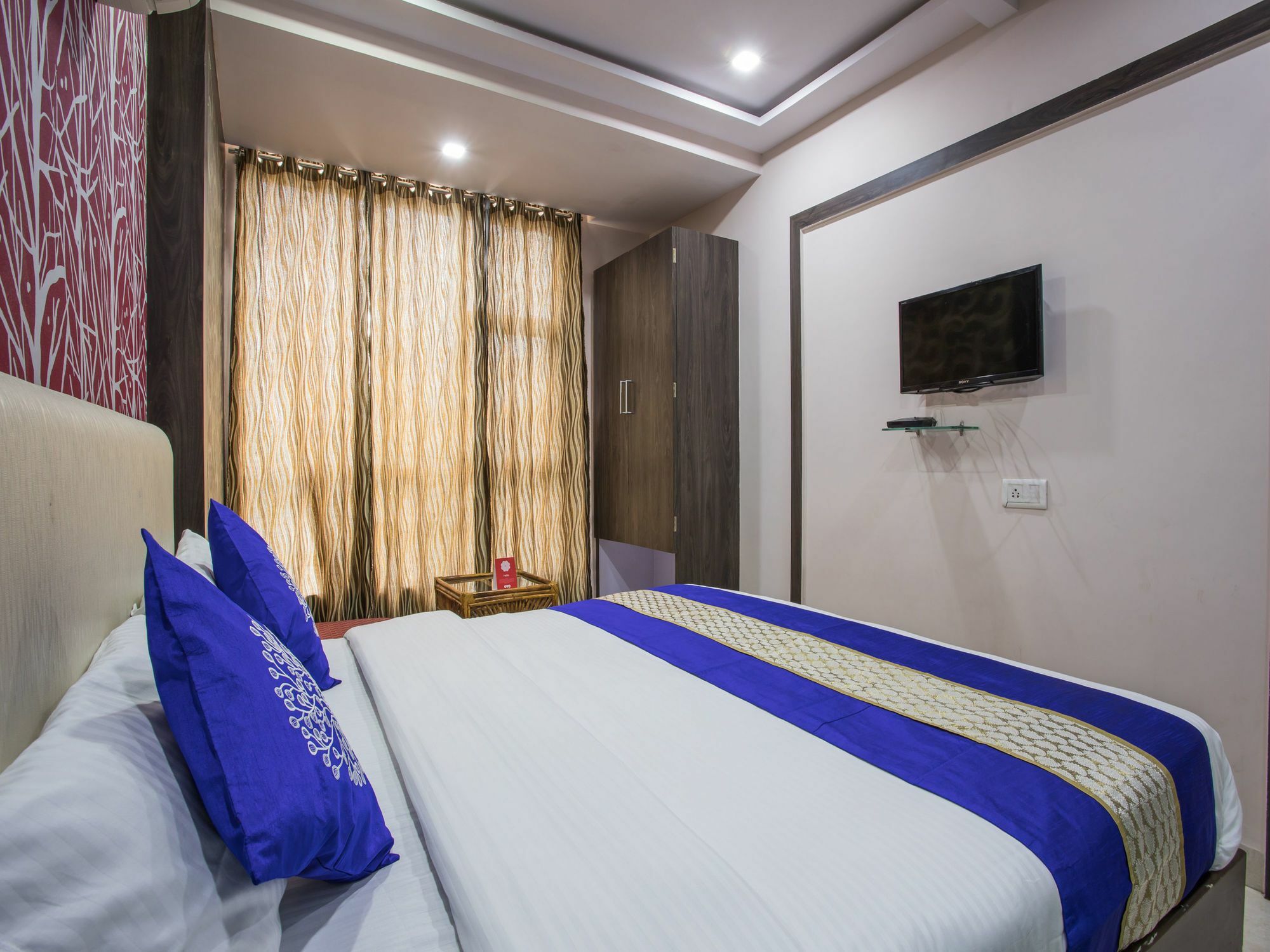 Oyo 2403 Hotel Aamantran Avenue ウッジャイン エクステリア 写真